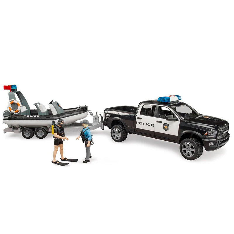Bruder Ram 2500 Polis Aracı ,Römork, Zodyak, 2 Figür ve Aksesuarlar BR02507