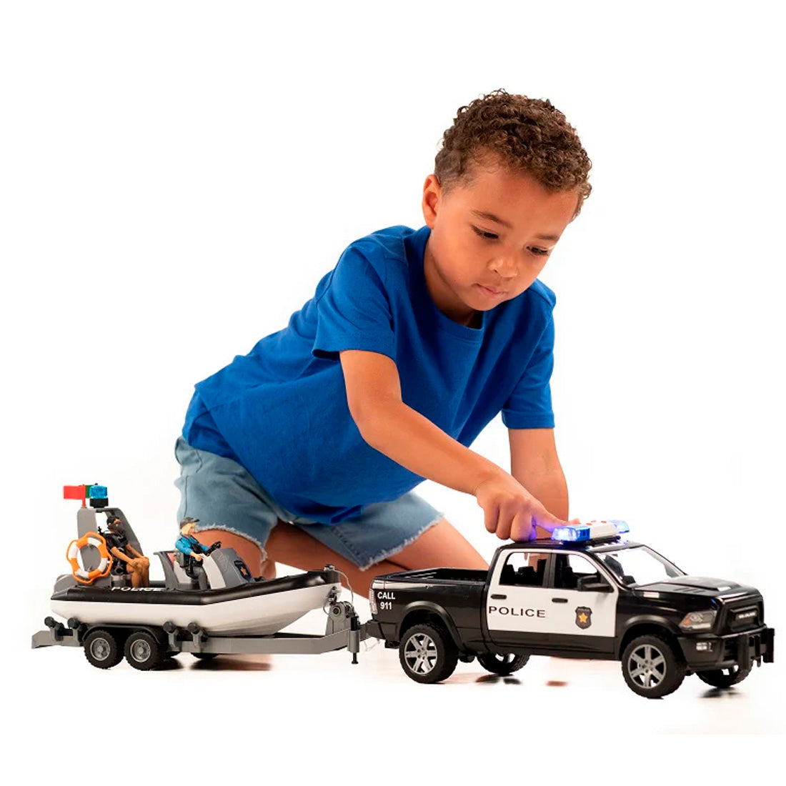 Bruder Ram 2500 Polis Aracı ,Römork, Zodyak, 2 Figür ve Aksesuarlar BR02507