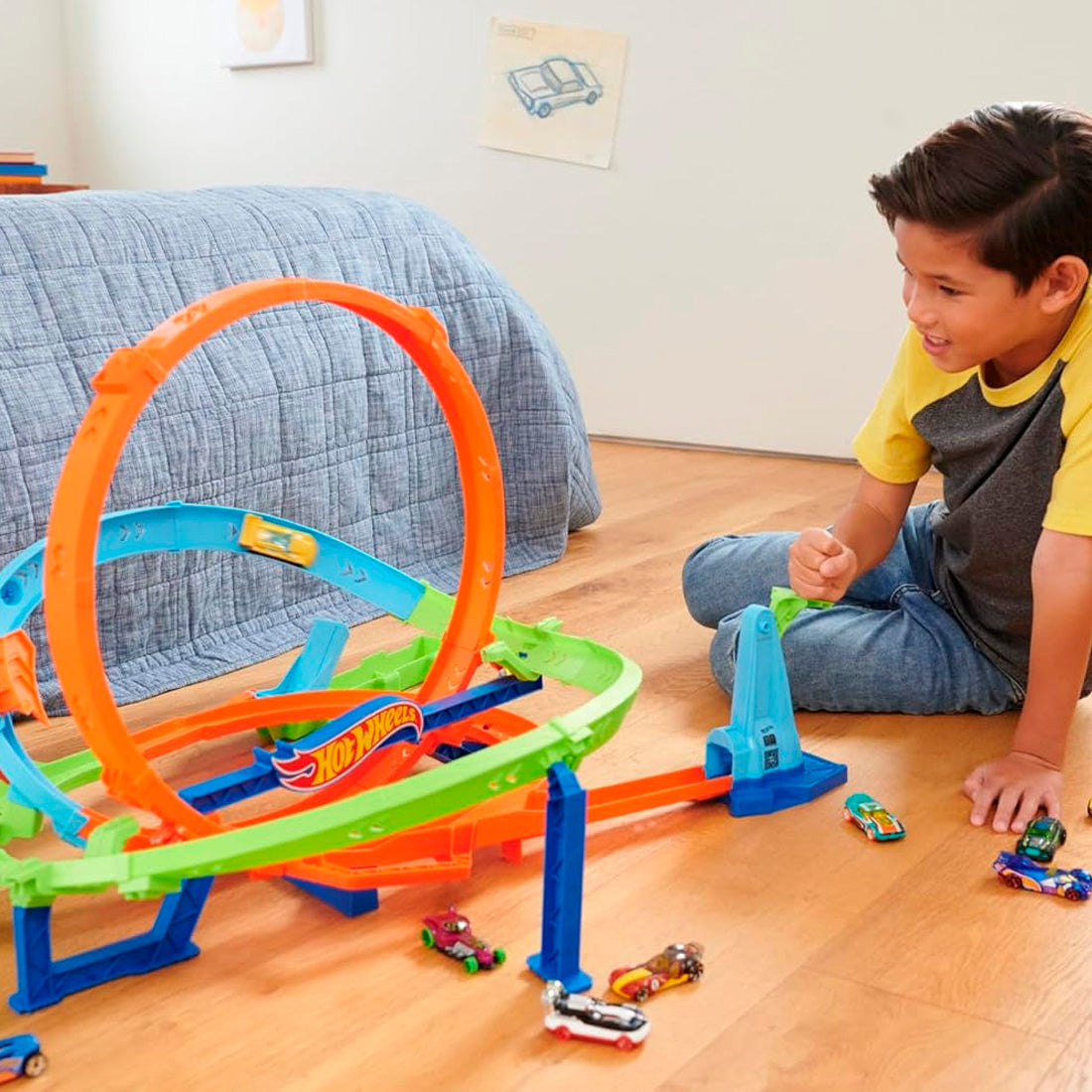 Hot Wheels Bumerang Çemberli Yarış Pisti HTK16