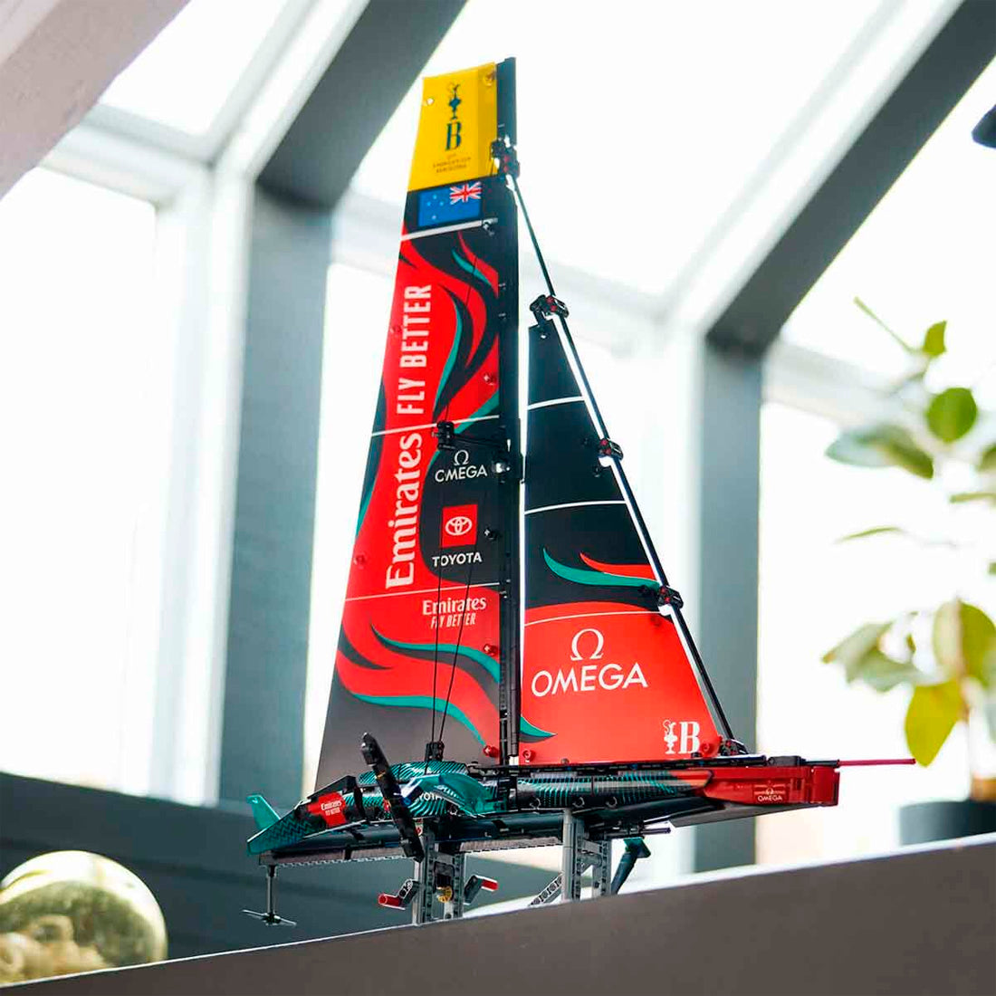 Lego Technic Emirates Team New Zealand AC75 Yat 42174