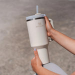Stanley Quencher 1.18 Lt. Krem Pipetli Termos Bardak 10-10824-453