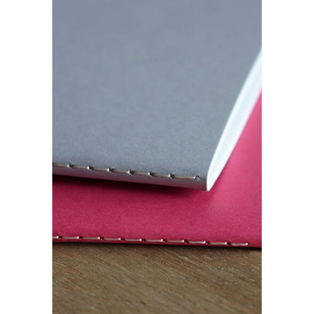 Hahnemühle Sketch note A6 125gsm gri/pembe Eskiz Defteri - Sanatsal Çizim, Not Tutma ve Okul Defteri