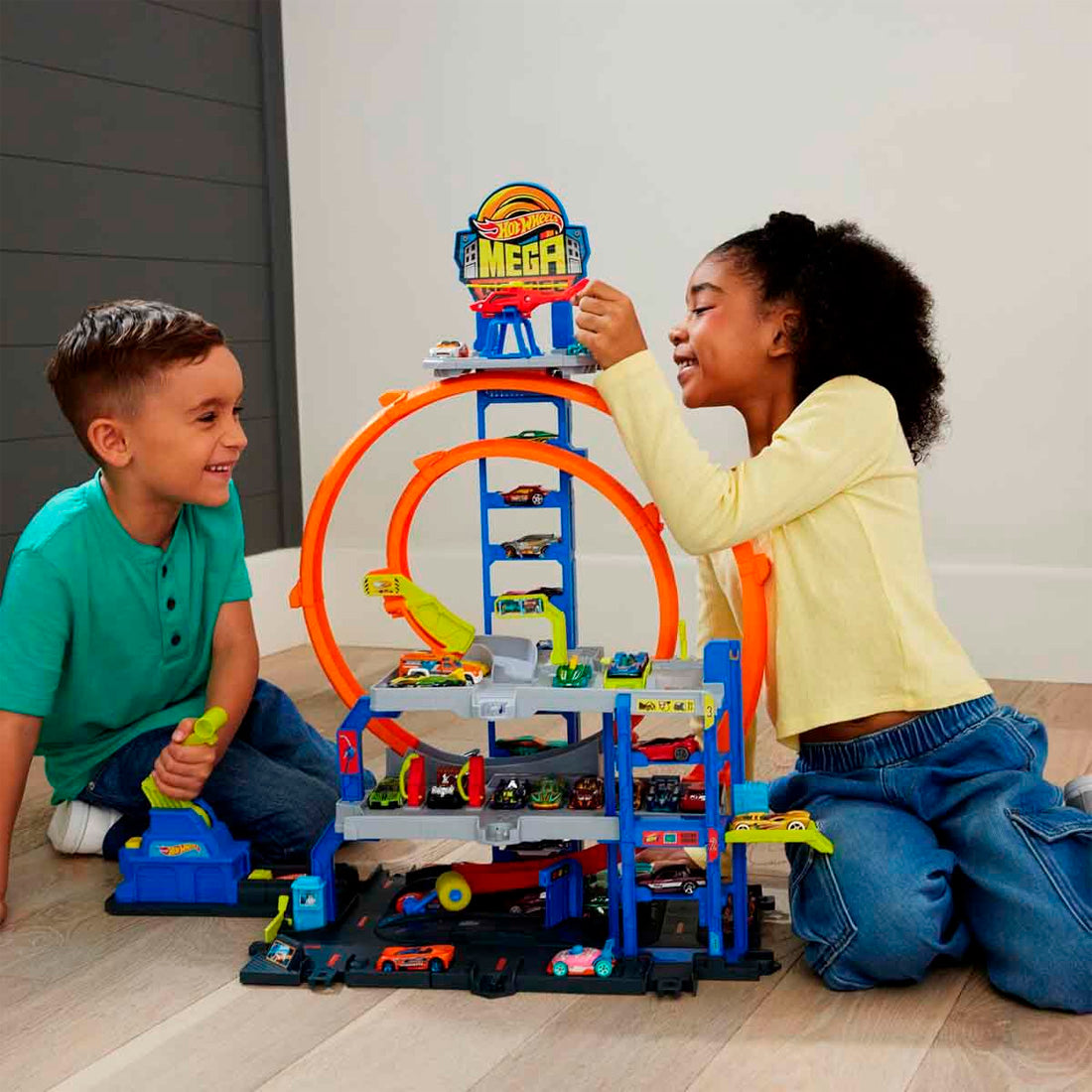 Hot Wheels City Mega Garaj Oyun Seti JBM74