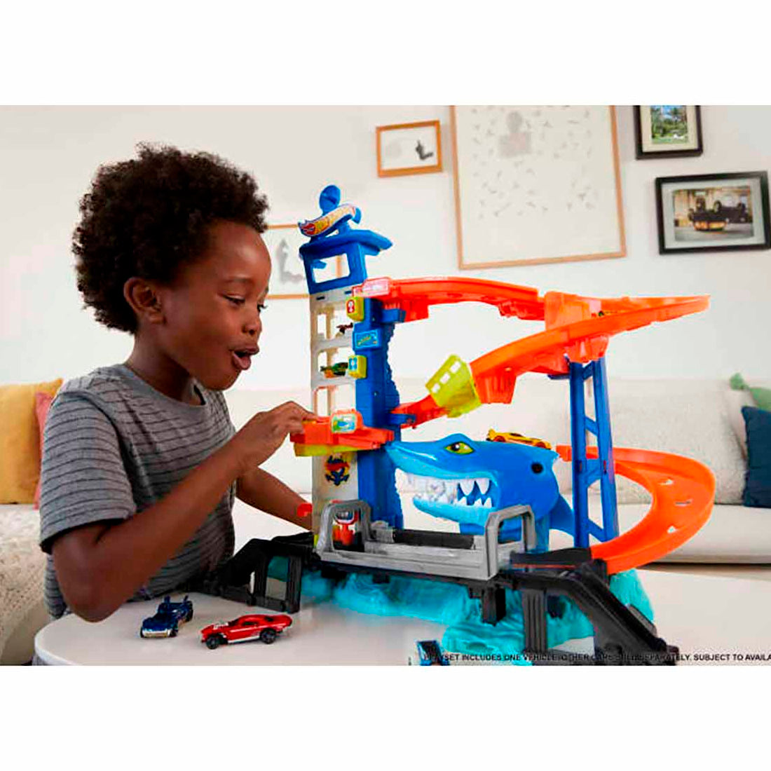 Hot Wheels Köpek Balığından Kaçış HDP06