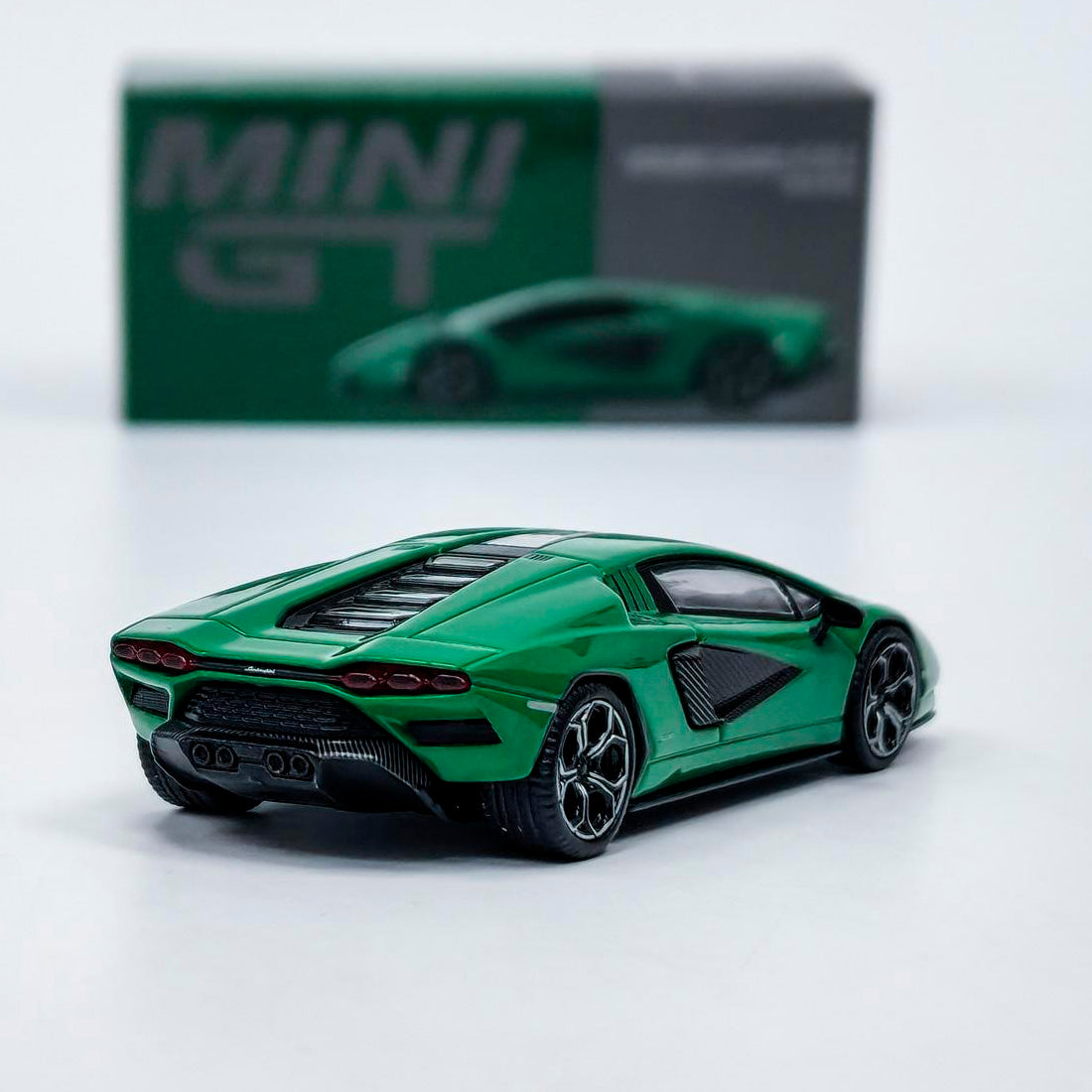 Mini Gt Lamborghini Countachlpi 800 Verde Medio 1/64 Mgt00976