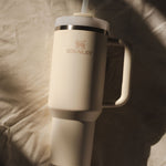 Stanley Quencher 1.18 Lt. Krem Pipetli Termos Bardak 10-10824-453